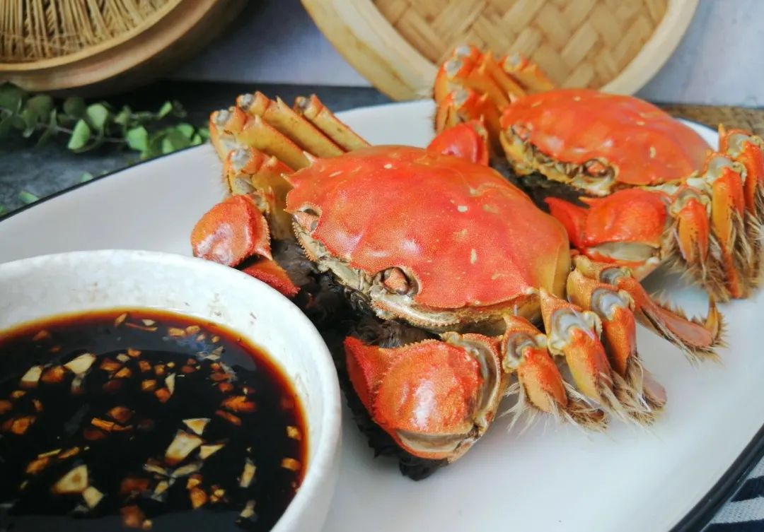 这才是清蒸螃蟹最好吃的做法，不流黄不掉腿没腥味，黄肥肉嫩，原汁原味！