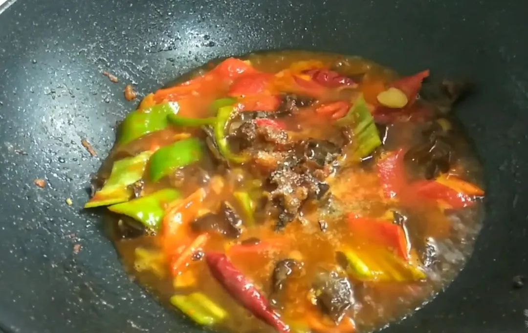 这才是红烧腐竹最好吃的做法，加上这1个步，滑嫩鲜香，入口绵软，比红烧肉还好吃！