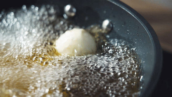 虎皮鸡蛋最好吃的做法，学会这1个方法，鸡蛋表面布满虎皮斑，外酥里软！