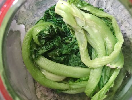 5分钟学会腌酸菜技巧，记住这5步3个技巧，酸菜又酸又脆口，放一年都不坏！