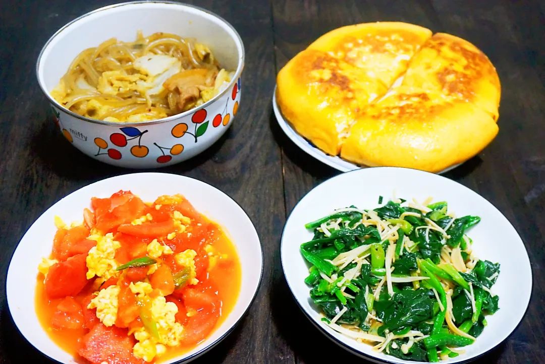 普通家庭的晚餐，7天菜谱每天不一样，荤素搭配，好吃又营养，有菜有汤做起来简单！