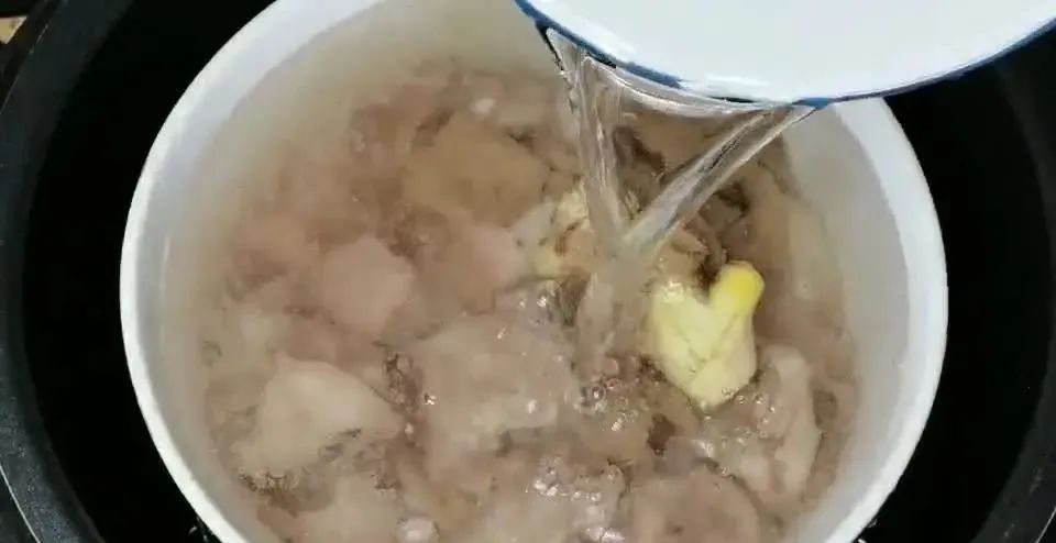 这才是猪肝汤最好吃的做法，滑嫩鲜香无腥味，营养味美补铁又补血！