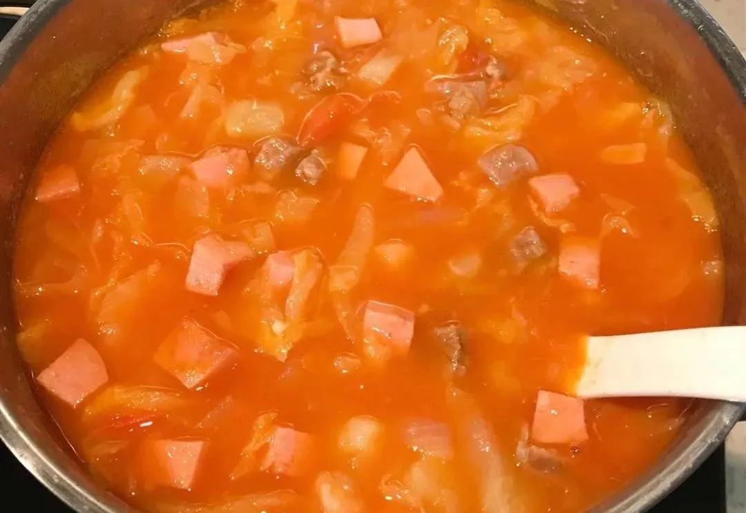 这才是罗宋汤的简单做法，酸甜开胃，汤汁鲜美，补钙又营养，比羊肉还更补！