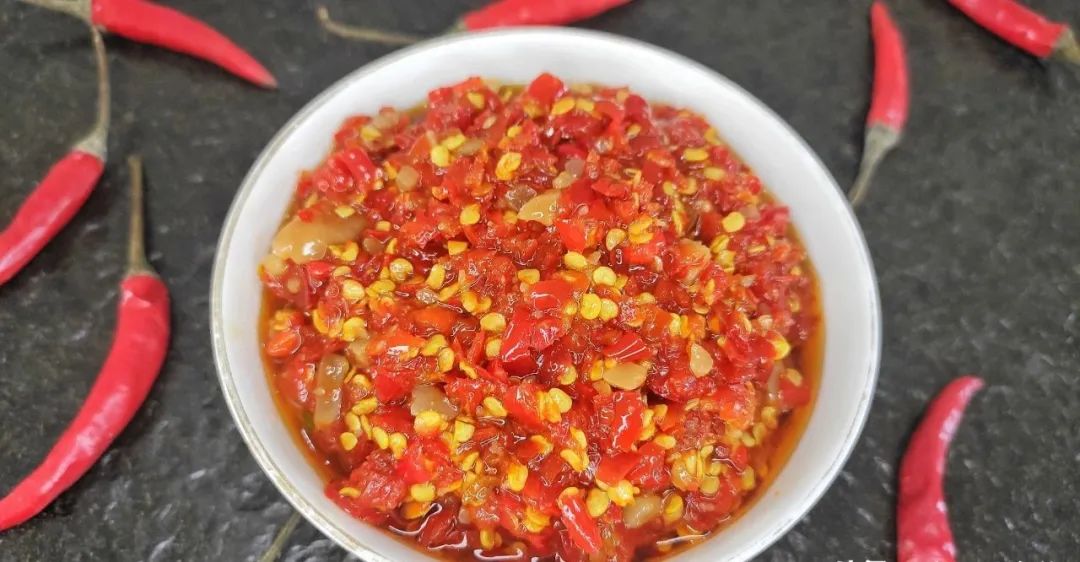 市场上买不到的祖传秘制辣椒酱，香辣过瘾，好吃又下饭，做法超简单！