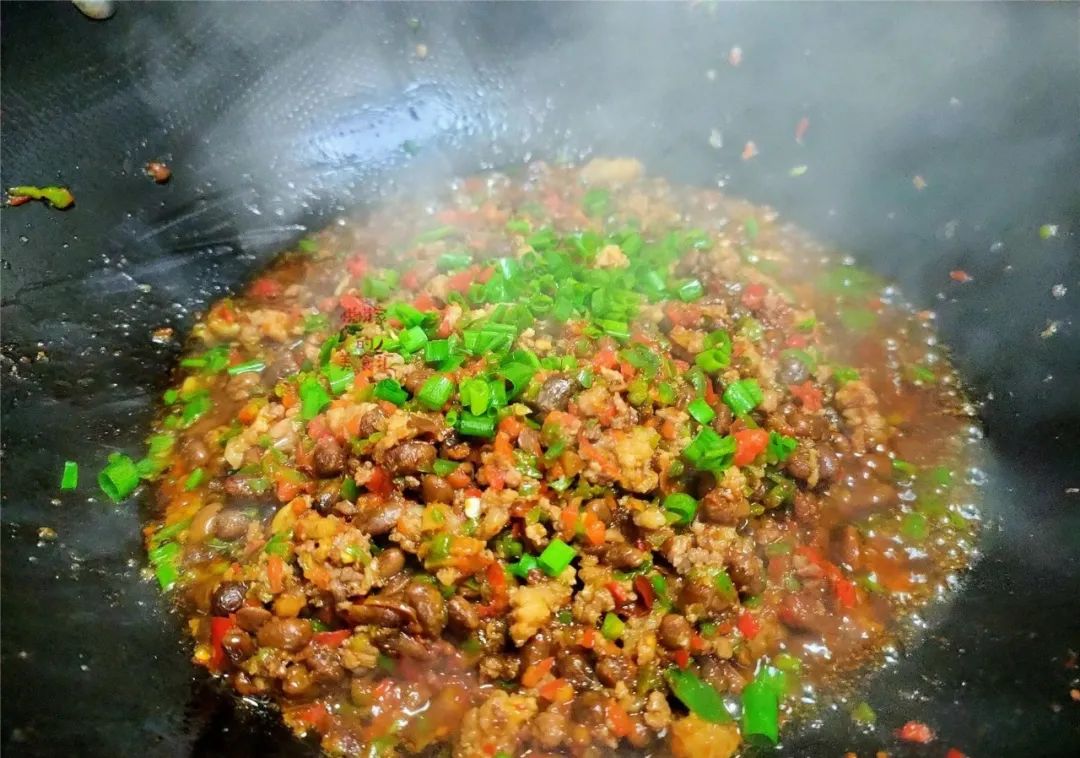 超级下饭的一道菜，豆豉蒸肉末，做法简单，咸香入味，越吃越上瘾！