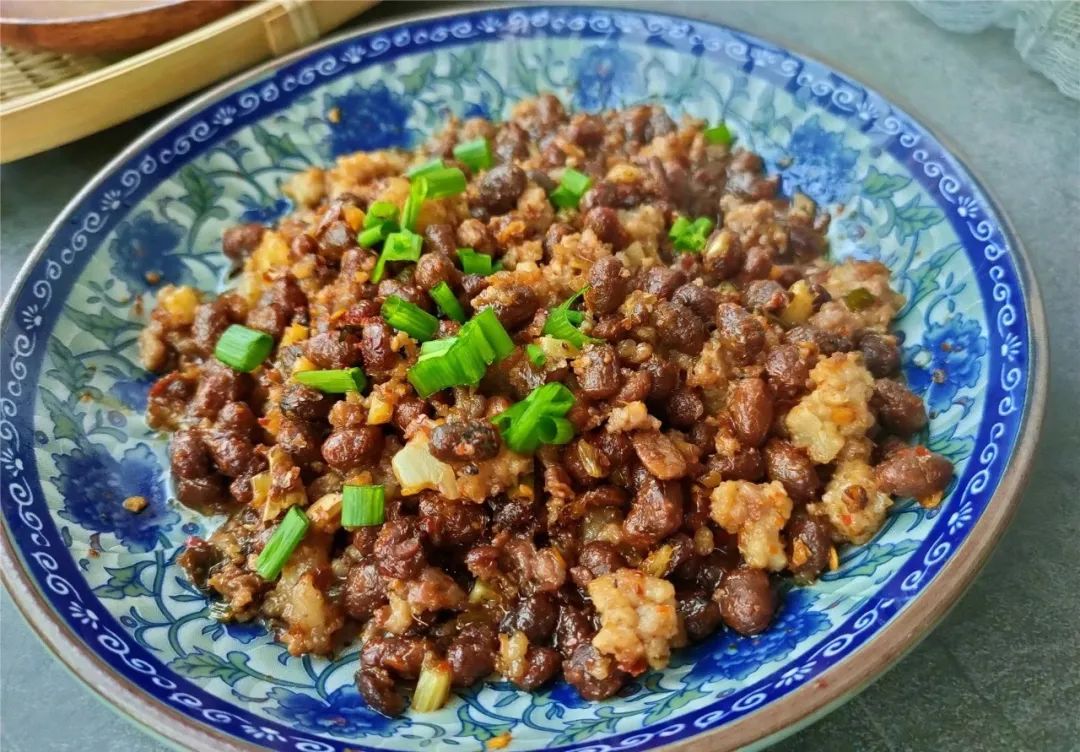 超级下饭的一道菜，豆豉蒸肉末，做法简单，咸香入味，越吃越上瘾！