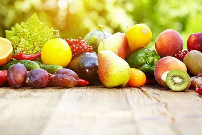5炖着吃的水果做法，最适合这个寒冷的冬天，营养美味暖身子，又能润燥健脾胃~