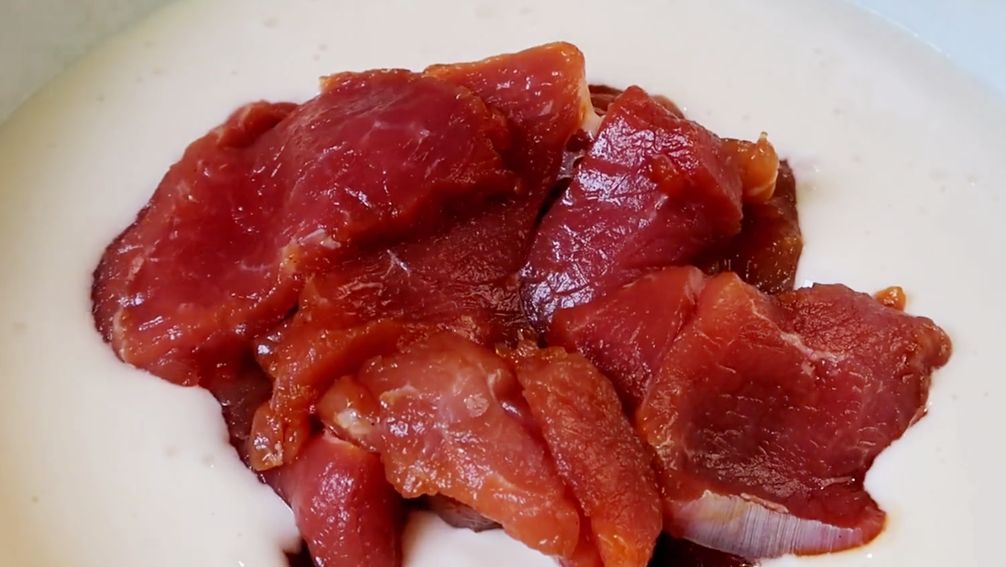 猪肉比红烧肉更好吃的做法，酸甜酥脆不回软，在家也能做出饭店味！