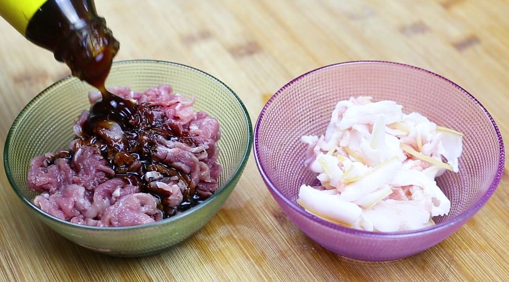湖南的辣椒炒肉的正确做法，简单好吃，辣椒入味，肉片鲜嫩不柴，特别下饭！