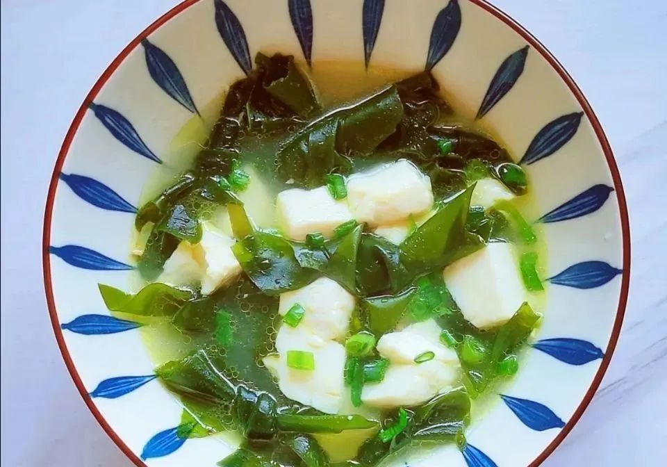 春天是补水的季节，这5道“蔬菜汤”别错过，清爽鲜美解油腻，做法简单，10分钟出锅！
