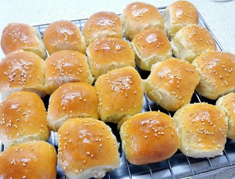 面包的正宗做法，5个步骤就做好，记住这个诀窍，面包柔软拉丝，香甜细腻，一次就成功！