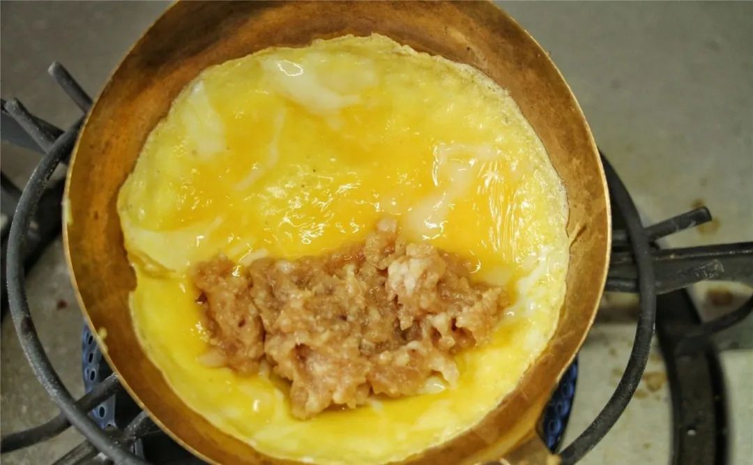 过年“发财蛋饺”的正确做法，加上这1物，耐煮不破有弹性，鲜嫩金黄，营养美味！