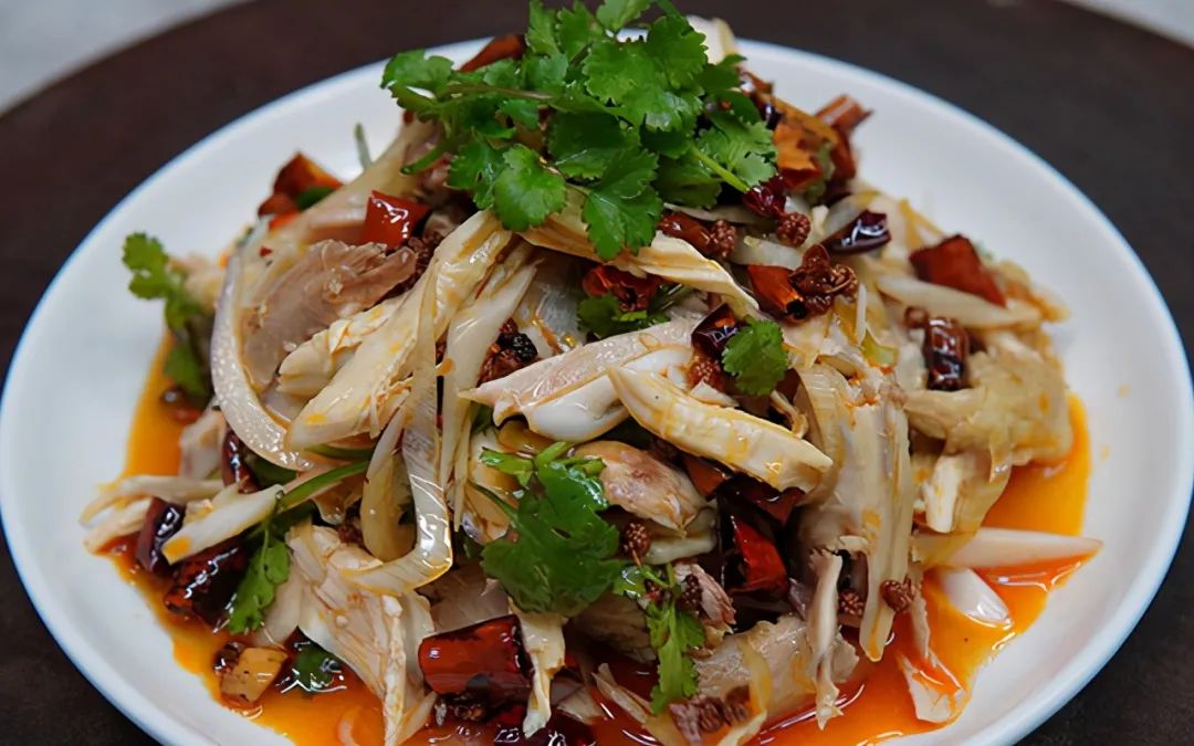 新疆椒麻鸡的详细做法，鲜香嫩滑，麻辣入味，比外面卖的还要好吃！