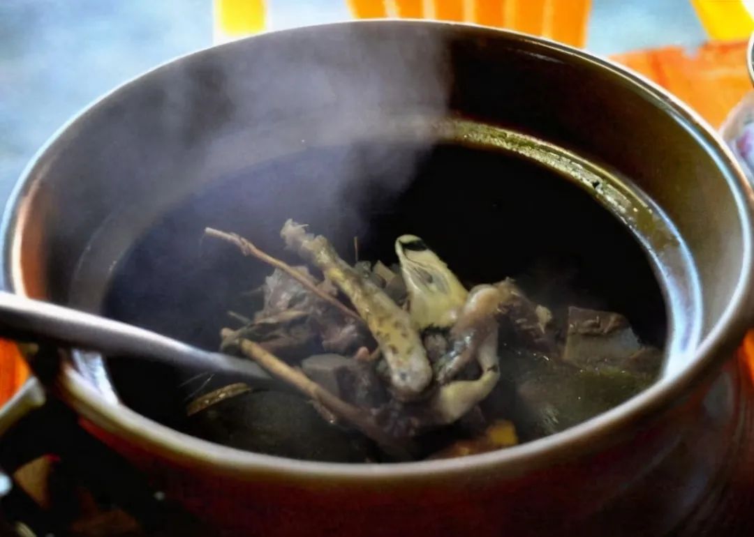 为什么广东人煲的汤很好喝？秘诀全在这1步，保证鲜甜营养，汤香味美！