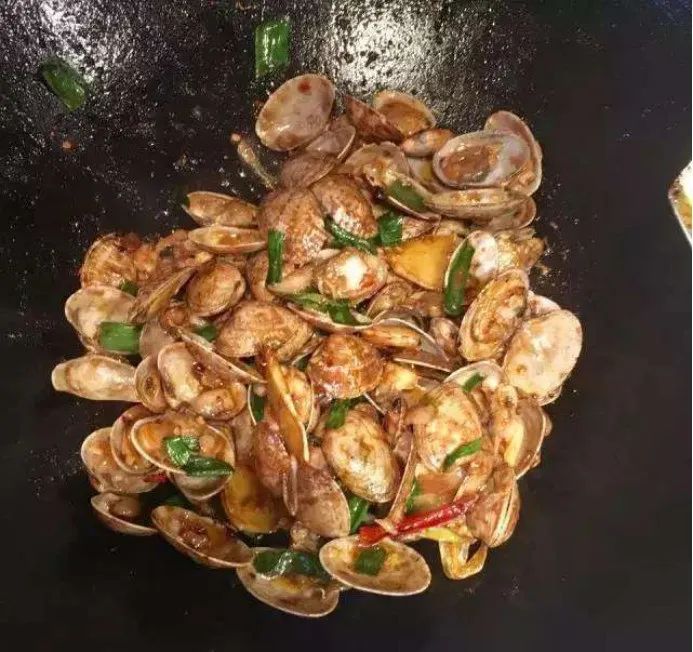 海鲜花蛤面最好吃的做法，汤鲜味美，孩子超爱吃，吃过一回就上瘾！