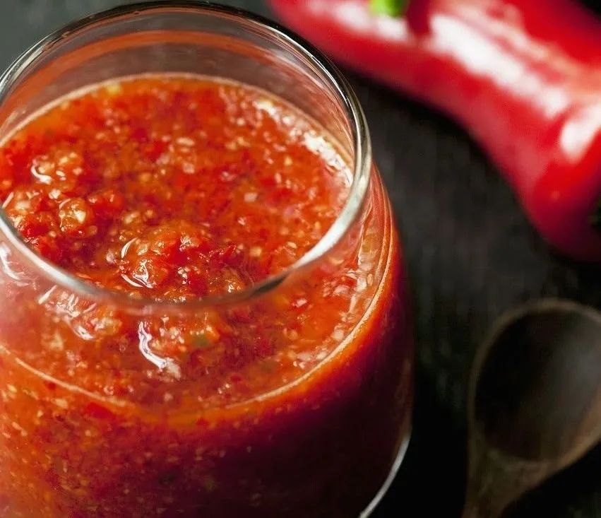 辣椒酱做法大全，健康6种自制辣椒酱的秘制做法，香辣开胃不上火，无任何添加，放一年都不会坏！