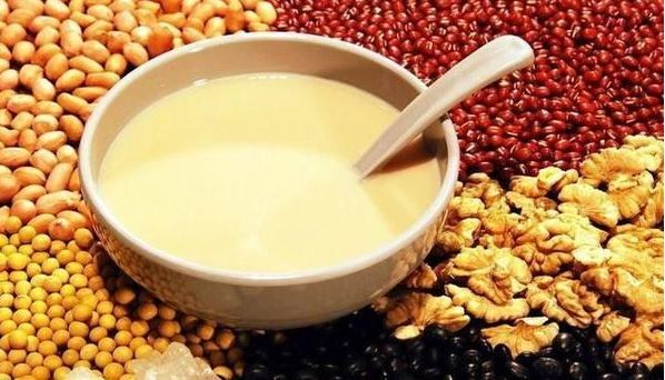 入秋了，豆浆才养人！豆浆的6种做法和配方比例，口感细腻，营养去燥，好喝易吸收，老少皆宜！