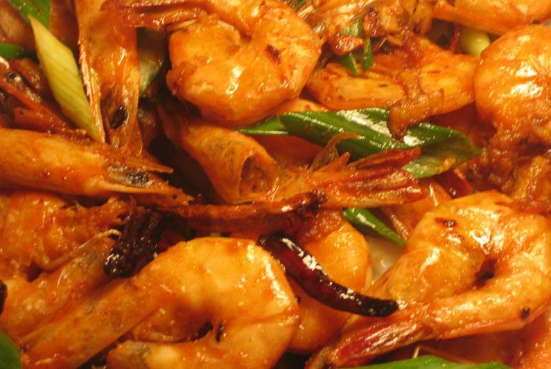 香辣虾怎么做才好吃？教你香辣虾的正宗家常做法，鲜辣爽口，解馋味美，做一大盘都不够吃！