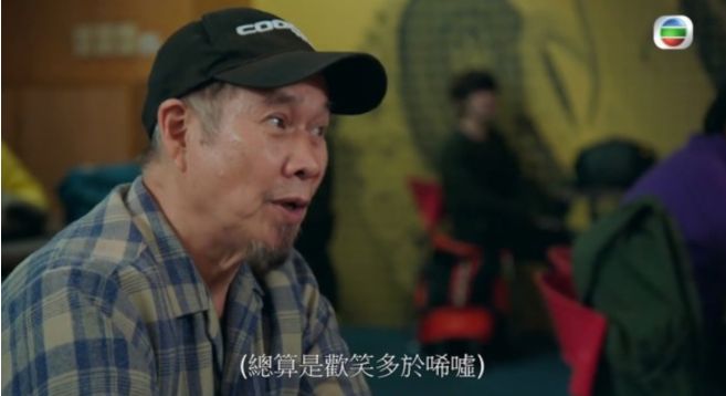 三次重返TVB终于走红！74岁老戏骨三部港剧连播演技被赞，曾三度演郭靖知名