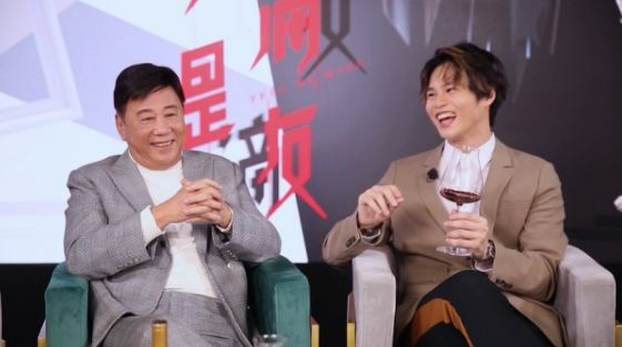 75岁TVB艺人夏雨父子档亮相新节目，寄语儿子做演员别怕辛苦