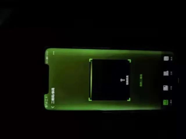iPhone 12，绿了