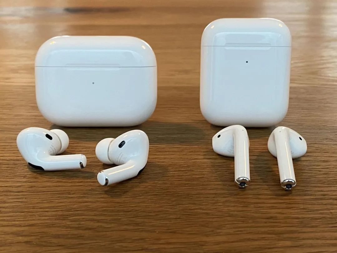 苹果发布 AirPods 新固件，新耳机来了