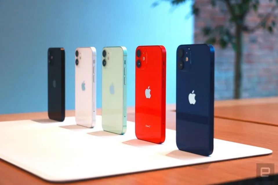 iPhone 12 销量暴增，苹果增产近 1 亿台