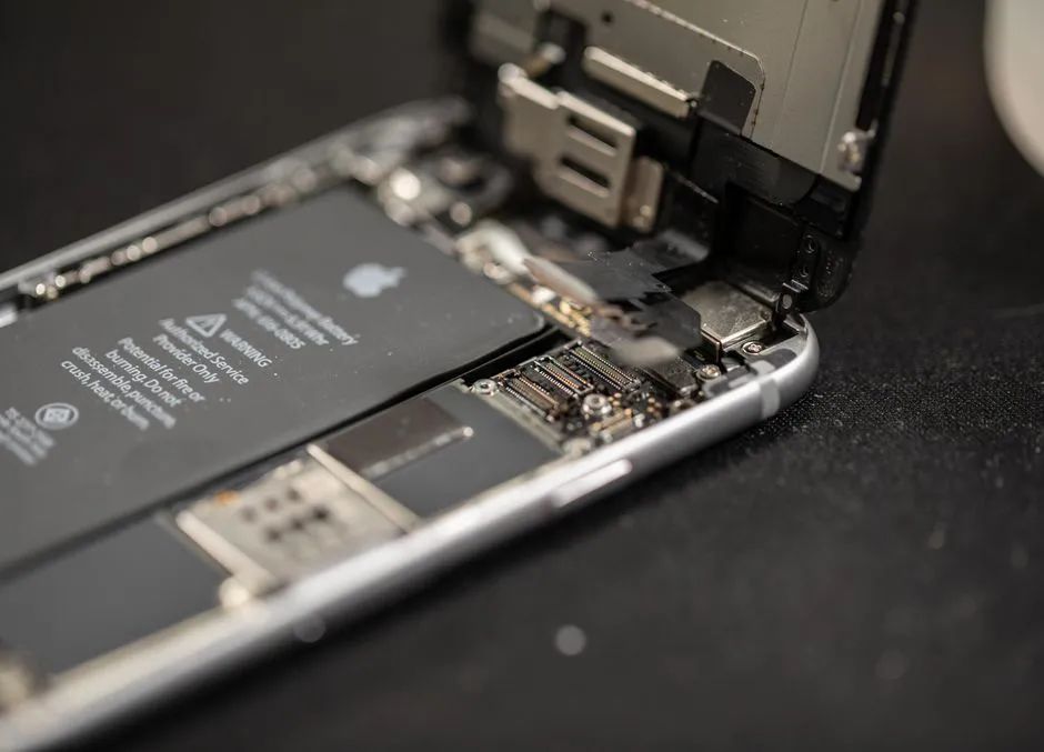 这才是 iPhone 最实用升级，增大电池提高续航