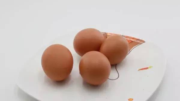 “毛鸡蛋”能吃吗？吃鸡蛋有哪些“禁忌”？避开误区才能吃出健康