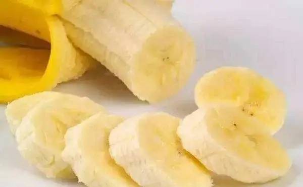 每天吃两根香蕉，坚持一段时间，可能收获5个好处