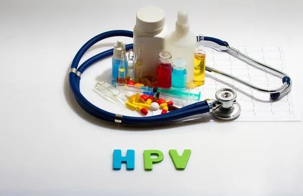 女性身体有4个症状，尽早检查HPV，不要自己害了自己