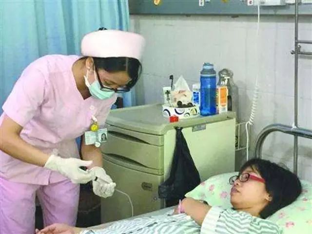 40岁农村大姐喝自制蒲公英茶，出现不适送医后，医生都捏了一把汗