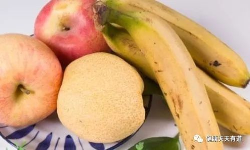 被拉入黑名单的四种水果，多吃或是在“喂养”癌细胞，需少吃