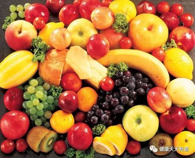 痛风人群经常吃水果对健康是好是坏？
