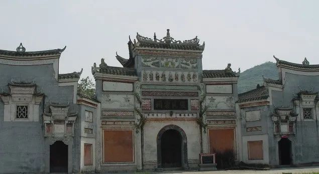 中国历史上的神奇家族，千年来被民间立庙膜拜，却在163代消失了