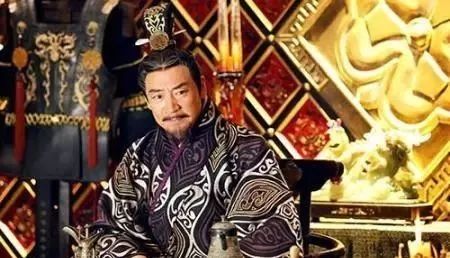 中国历史上最忠心的4人，有机会黄袍加身，但都选择了效忠君王