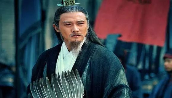诸葛亮死后，刘禅派人清查他的遗产，得知实情后为何当场摔杯子？