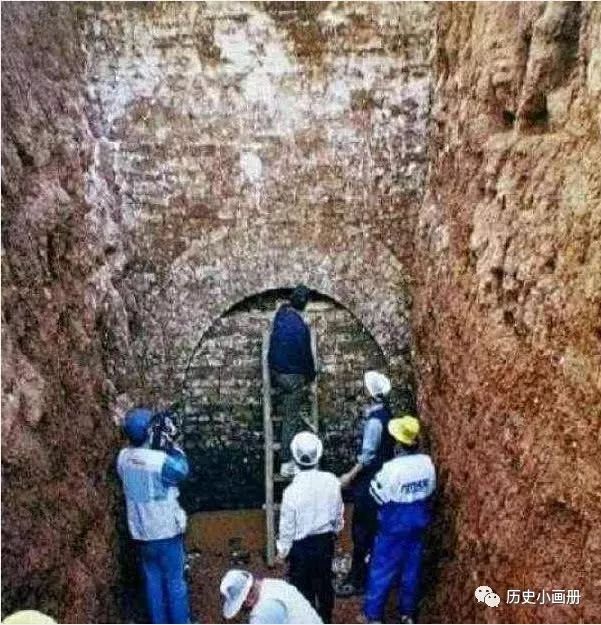 朱元璋孙女墓中奇观，有漂浮600多年的棺椁，30年后才敢打捞