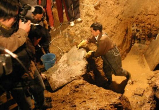 南京发现朱元璋孙女墓，被水浸泡600年，不能勘测怎么办？专家：把山刨了