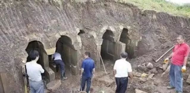 朱元璋孙女棺材水里漂了几百年，考古队发现后，下令将整座山挖开