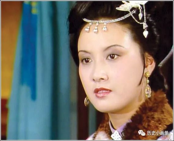 红楼梦：她只想赚贾琏几个钱，没想到王熙凤要了她一条命