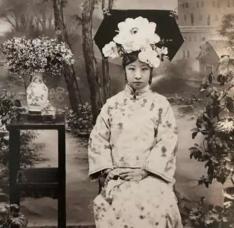 清朝皇室女子真实美照：皇贵妃端庄秀丽，图6为大清最美格格