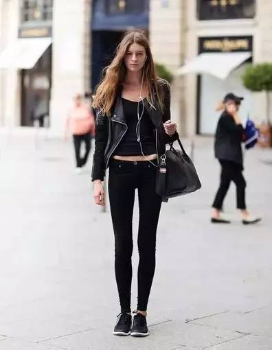 秋冬季，黑色裤真是每个女人的万能百搭款！7款完美百搭造型！