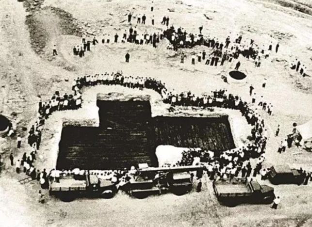 随州出土一座战国“水墓”，漂浮21具少女尸体，墓主人独享7吨棺材