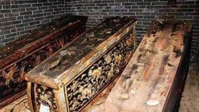 湖北出土一古墓，墓中有10箱“黄金”，专家揭开它的真实面目