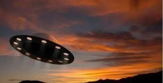 瞒不住了！美国将公开UFO报告，多名权威人士承认外星人存在