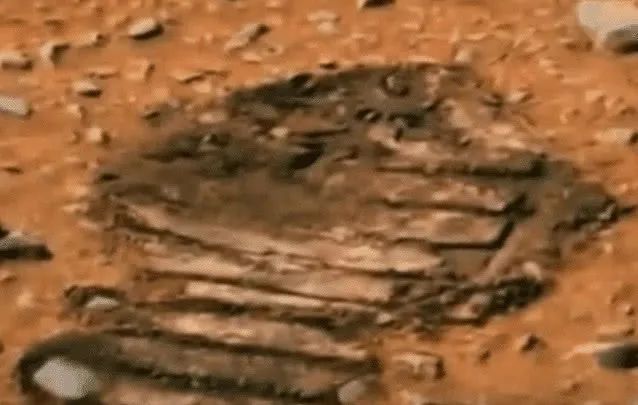 外星人登陆过火星？火星发现神秘“脚印”，科学家对此表示担忧
