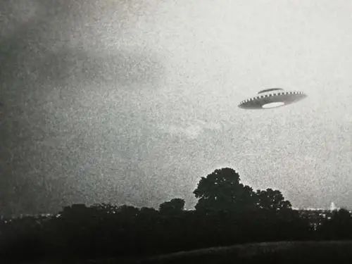 外星人所为？日本再现白色球状UFO，官方声明不清楚为何物