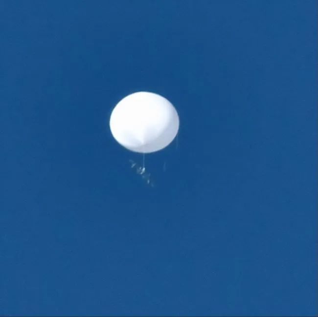 外星人所为？日本再现白色球状UFO，官方声明不清楚为何物