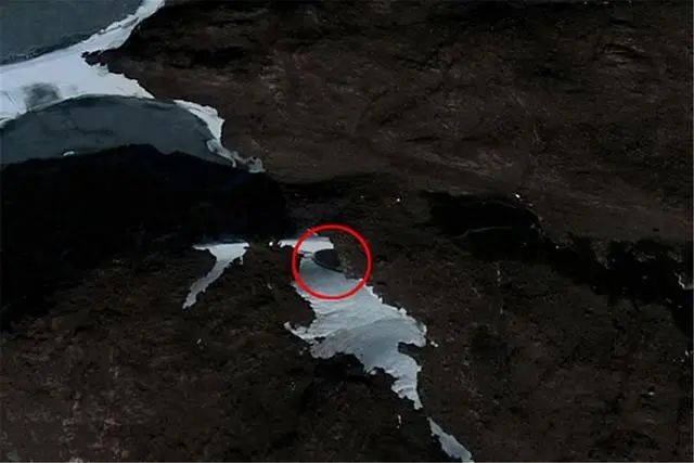 南极发现不明飞行物，长度高达500米，外星人留下的“证据”？